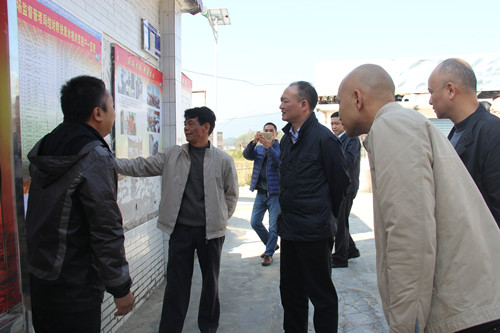 越秀区市场监督管理局到石角镇里水开展帮扶慰