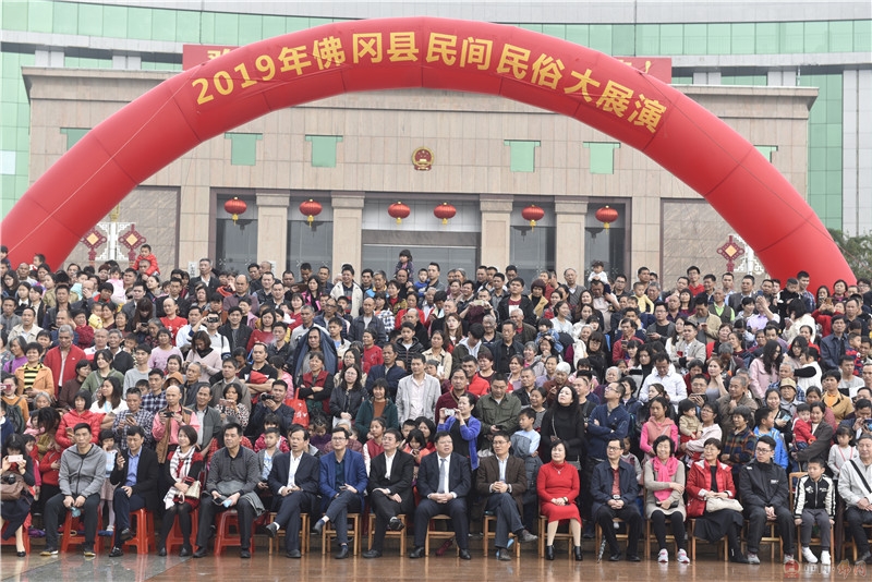 佛冈村人口_佛冈古村游览(3)