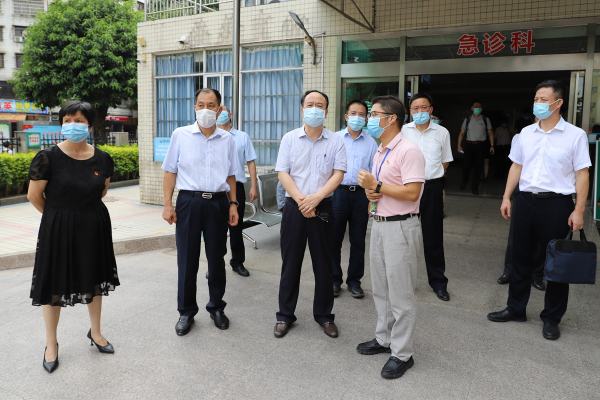 省卫健委调研组到佛冈调研公共卫生及医疗服务工作
