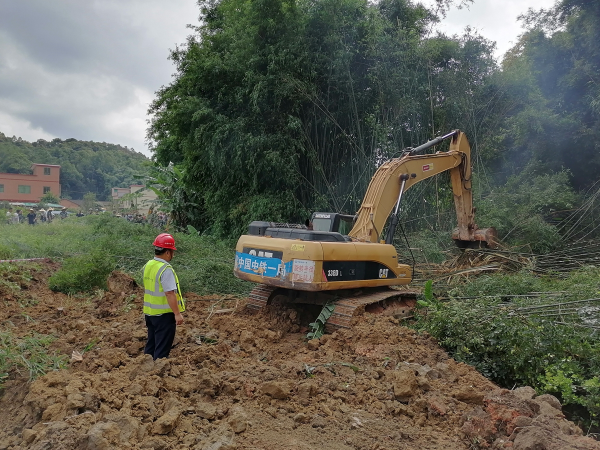 省道252线改建工程强力推进“卡壳”路段清表工作