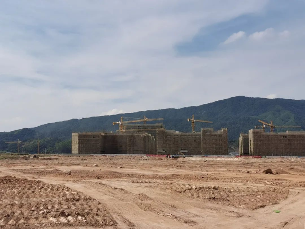 全县进入重点项目建设的高峰期
