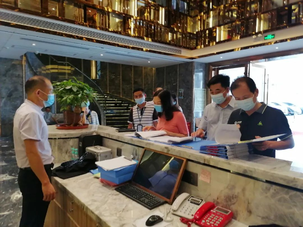 县委常委、宣传部部长黄丽率检查组开展文化市场联合专项检查行动