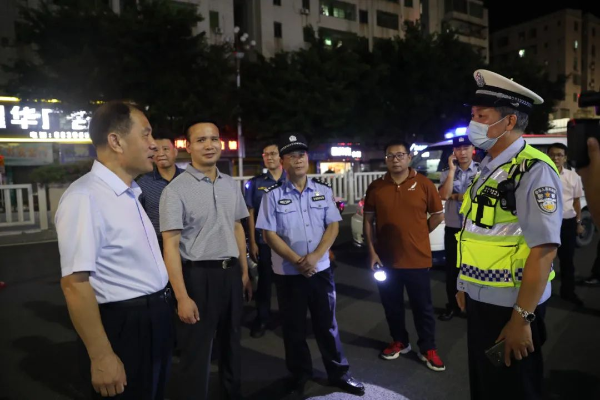 县委书记董和平率队检查督导“9.15”最严交通整治统一行动