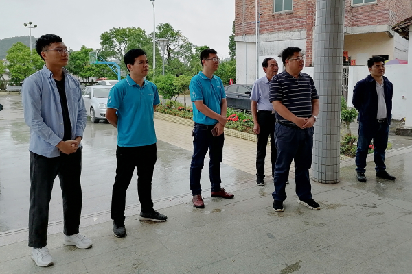 袁卫国督查石角镇美丽乡村建设工作