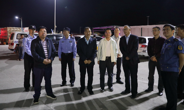 书记、县长带队督导106国道道路交通安全工作