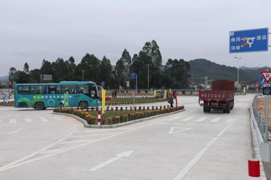 新高滩大桥正式通车