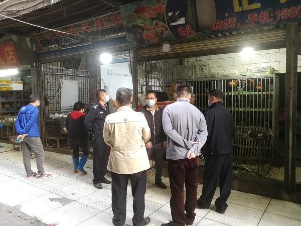 佛冈县市场监管局开展打击非法野生动物交易专项整治联合行动2.jpg