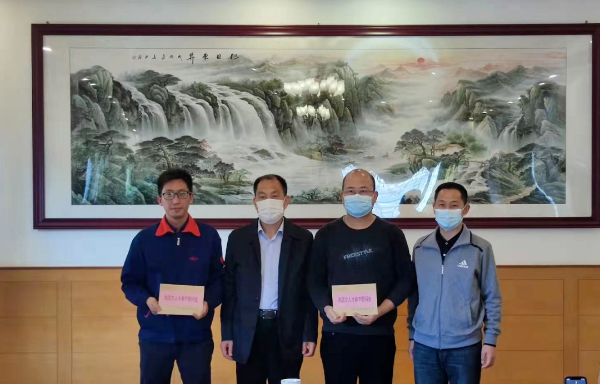 县委书记董和平慰问高科技人才