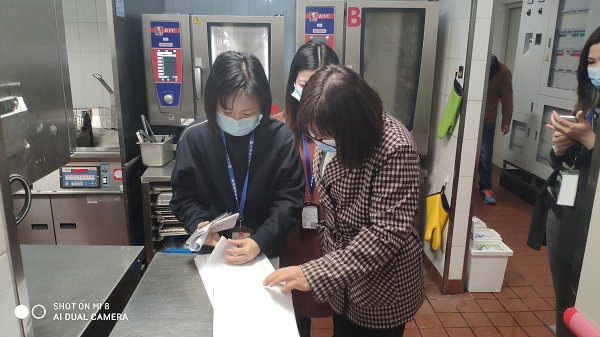 县市场监管局石角所联合镇政府开展节前食品安全检查2.jpg