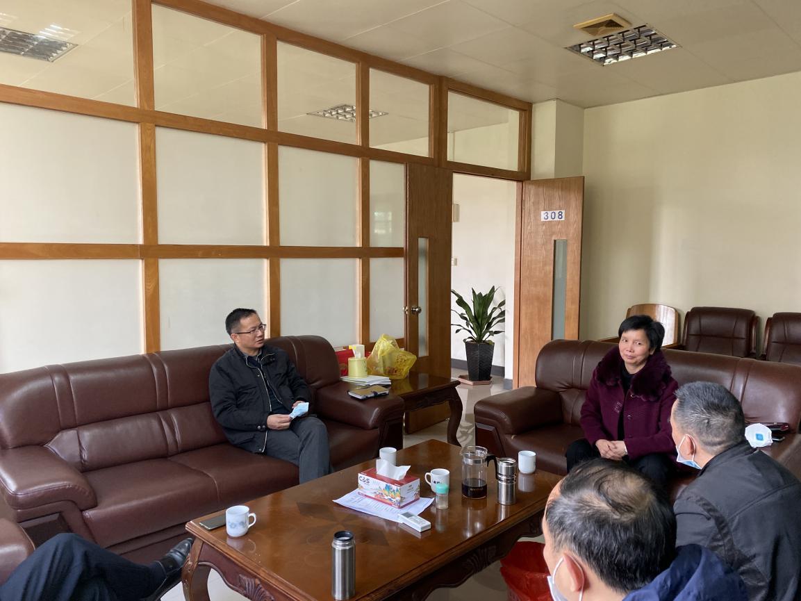 县委常委、常务副县长王卓越到县疾病预防控制中心检查疫情防控工作