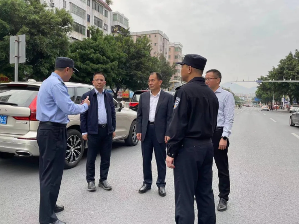 县委书记董和平，县委副书记、县长蔡旭东一线检查督导佛冈道路交通安全