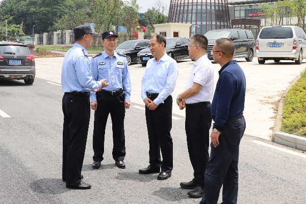 县委书记董和平，县委副书记、县长蔡旭东率队督导检查我县道路交通安全工作