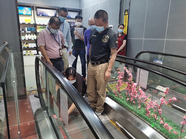 清远市市场监管局到我县开展“五一”节前安全生产检查3.jpg