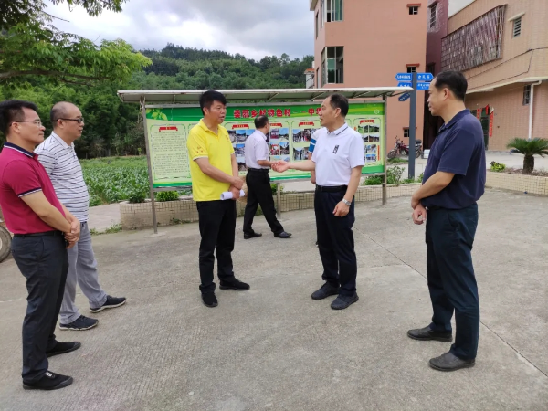县委书记董和平调研佛冈基层“网格员+信息员”工作