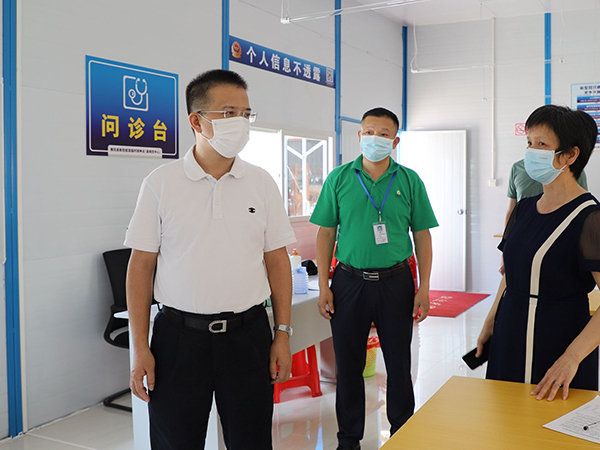 县委副书记、县长蔡旭东调研佛冈“三小场所”消防安全及新冠病毒疫苗临时接种点运行情况