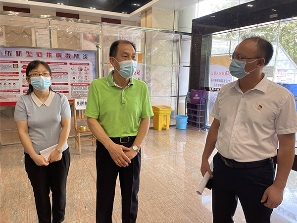 县委书记董和平督导检查县疫情防控隔离点工作