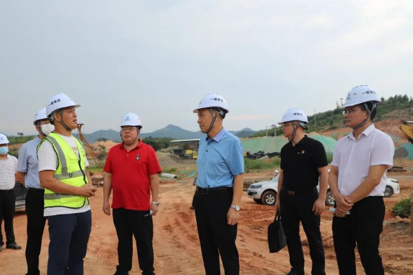 县委书记董和平率督导组督导检查龙凤新区重点项目建设情况