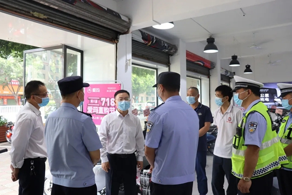 江红平督导我县电动车带牌销售和“两站两员”落实情况