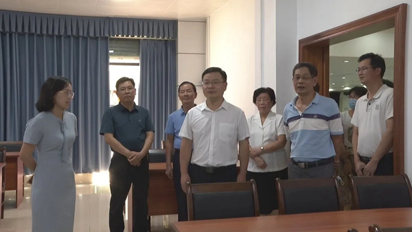 县委副书记、代县长江红平到县委老干部局调研
