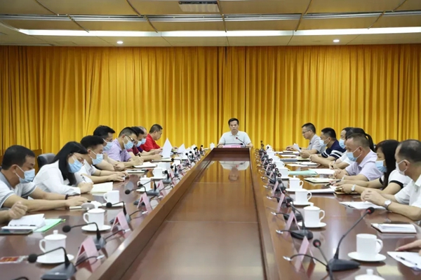 县委书记潘国标主持召开全县疫情防控指挥部工作会议