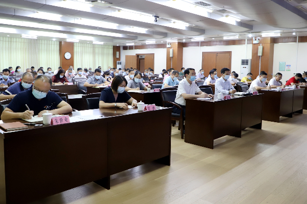 佛冈组织收听收看全市疫情防控、中央环保督察整改等重点工作部署会议暨市新冠肺炎防控领导小组（指挥部）会议