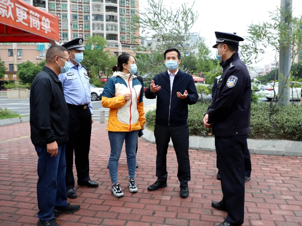 县委书记潘国标带队督导检查道路交通安全与燃气安全工作