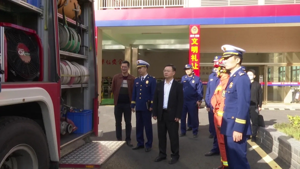 县委副书记、县长江红平到县消防救援大队调研