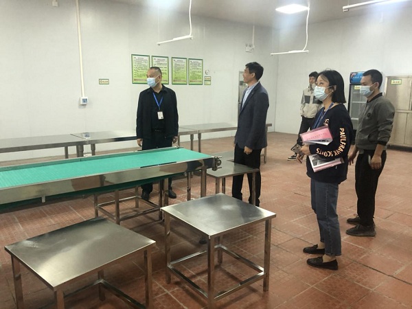 【我为群众办实事】佛冈县市场监管局助推我县首家集体用餐配送单位顺利取得经营资质.jpg