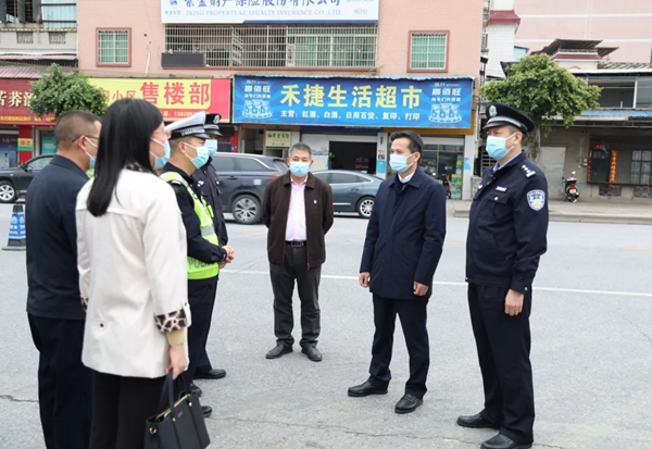 县委书记潘国标率队督导检查佛冈最严交通安全整治行动