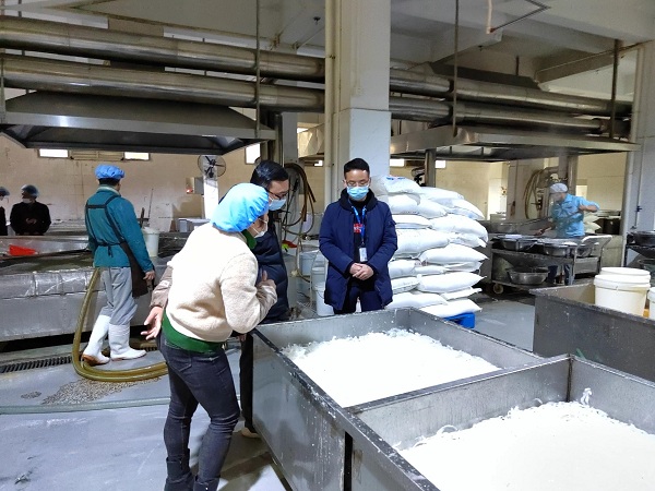 佛冈县市场监管局开展节前疫情防控和安全监管检查工作2.jpg