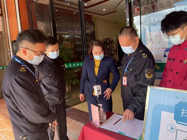 副县长张邦正带队督查我县食品药品安全及市场监管领域疫情防控工作03.jpg