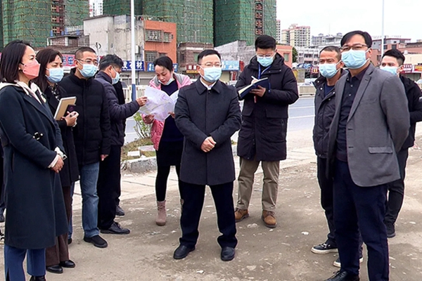 县委副书记、县长江红平率队调研国道G106线路域环境综合整治和龙凤大道工程建设情况