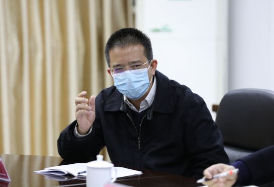 县委副书记、县长蔡旭东主持召开县政府常务会议