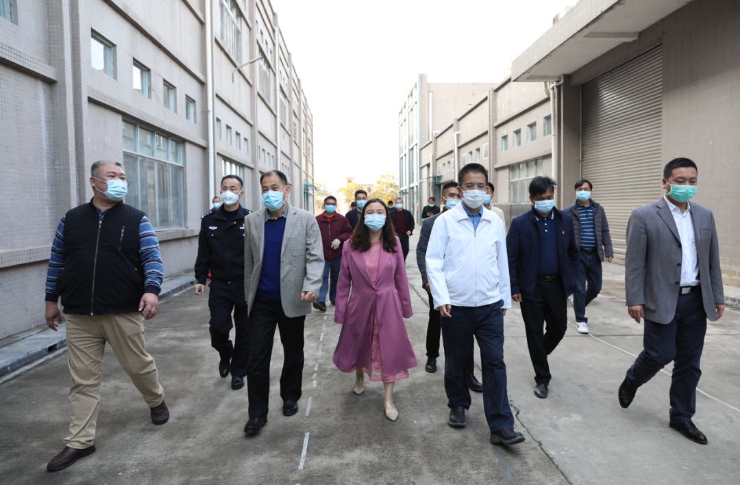 县委书记董和平，县委副书记、县长蔡旭东率队到迳头镇检查指导企业复工复产和疫情防控工作