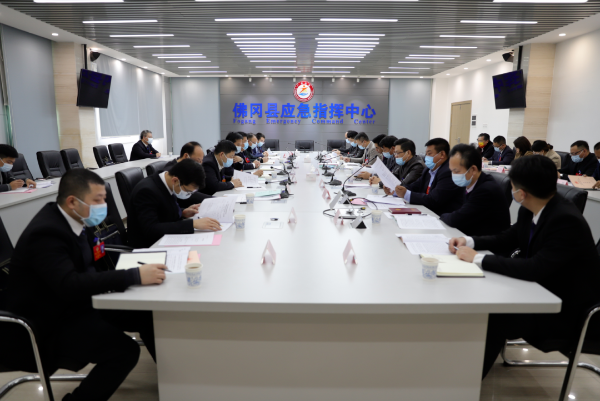 政协委员分组讨论 踊跃参政议政