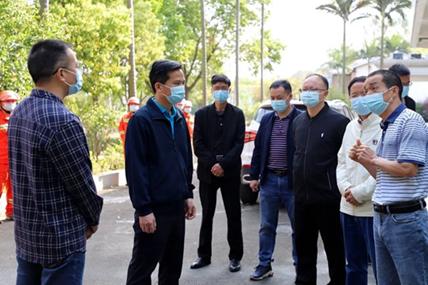 县委书记潘国标率队到羊角山林场督导检查森林防火工作