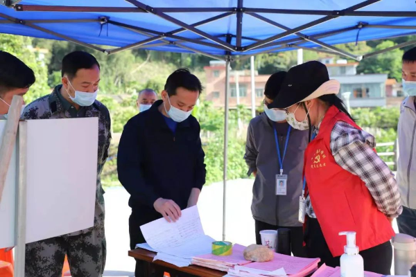 县委书记潘国标率队督导调研安全生产、疫情防控、森林防火等工作
