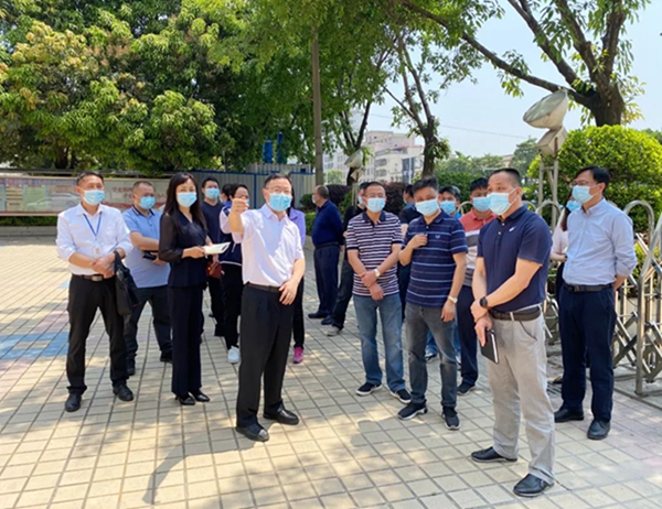 县委副书记、县长江红平率队督导国道G106线（县城段）路域环境综合整治工作