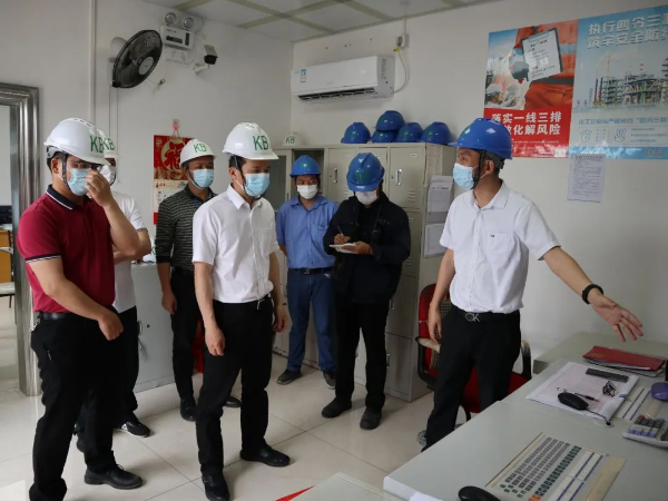 县委书记潘国标率队到G106国道、碧桂园和建滔（佛冈）化工有限公司检查交通安全、疫情防控及安全生产工作