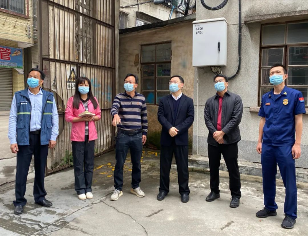 县委副书记、县长江红平率队督导检查风险隐患房屋排查整治和燃气安全工作