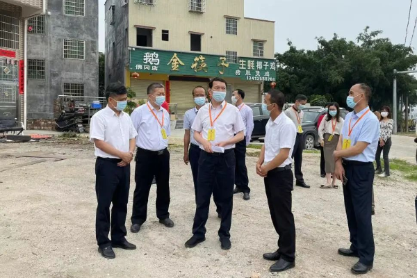 县人大常委会检查我县贯彻实施《清远市城市市容和环境卫生管理条例》情况