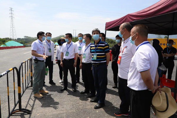 广东省第十六届运动会自行车（公路）测试赛在佛冈开赛