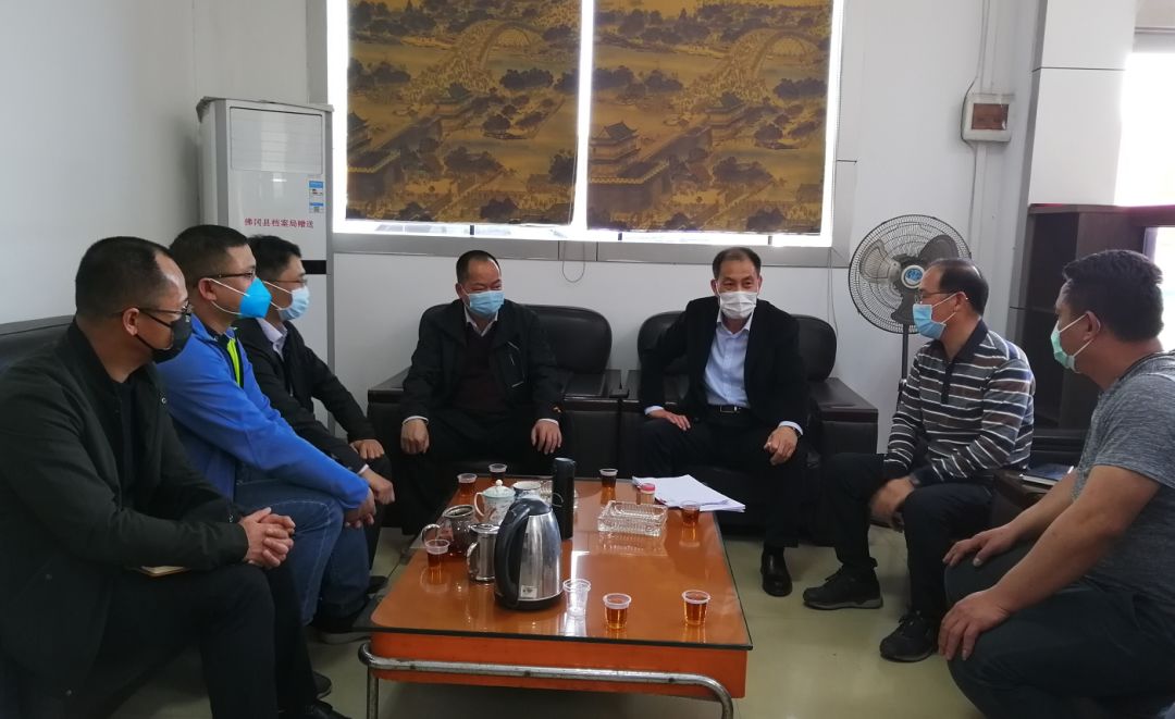 县委书记董和平到汤塘镇新塘村检查指导春耕备耕和疫情防控工作