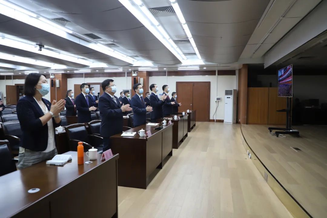 佛冈广大党员干部群众收听收看党的二十大开幕盛况