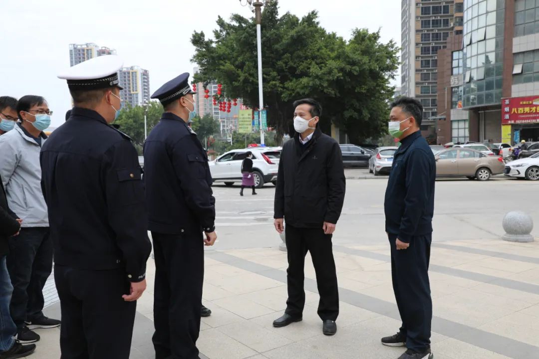 县委书记潘国标率队督导检查春节期间交通消防安全、值班值守等工作