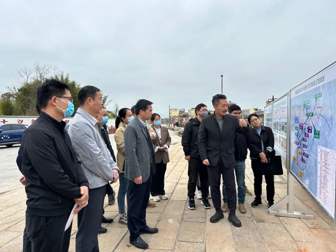 县委书记潘国标到汤塘镇和龙山镇调研“百县千镇万村高质量发展工程”推进落实情况