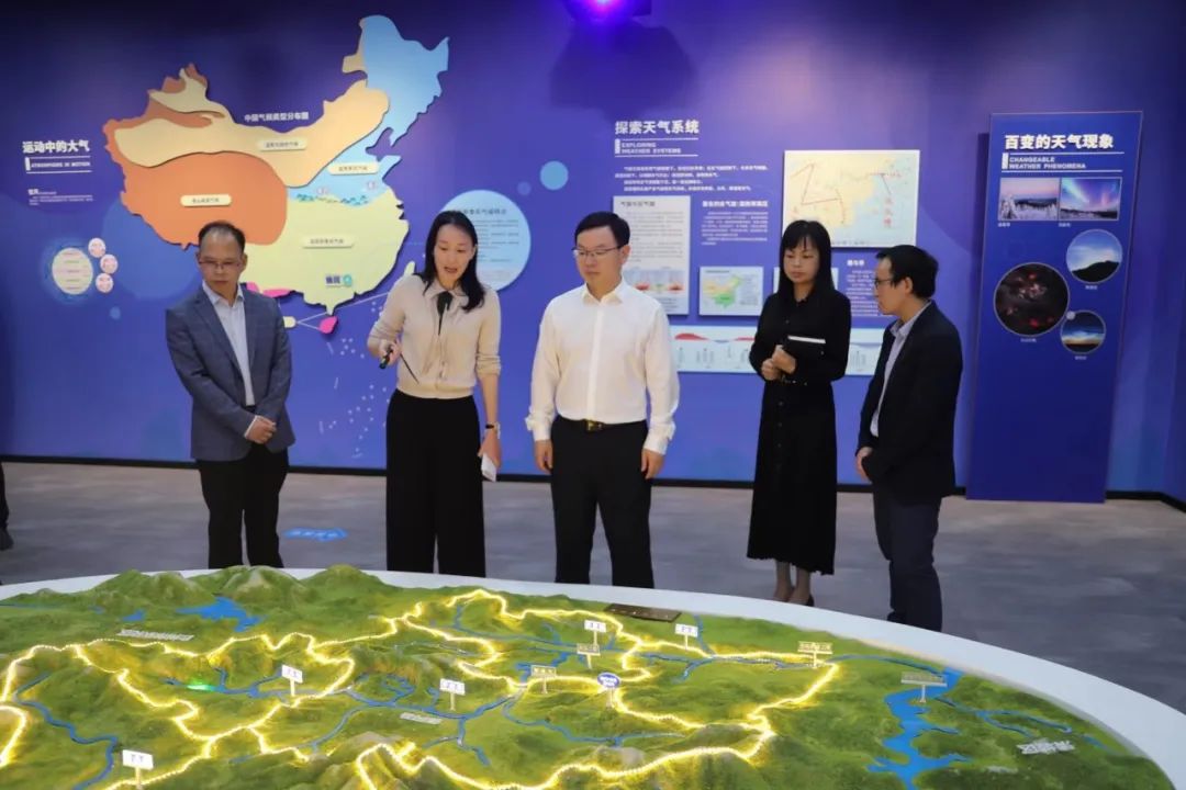 县委副书记、县长江红平到佛冈县气象科普基地调研