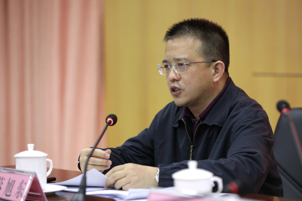 县委副书记、县长蔡旭东作讲话