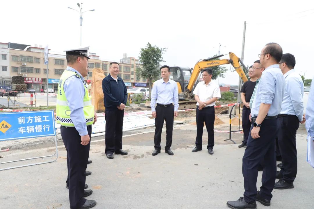 县委书记潘国标率队督导检查“五一”假期道路交通安全、安全生产和防汛减灾等有关工作