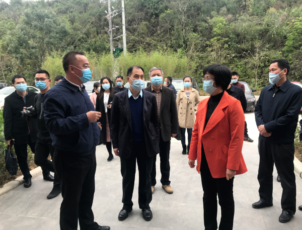市委副书记许红率队到我县调研汤塘镇城乡融合发展情况
